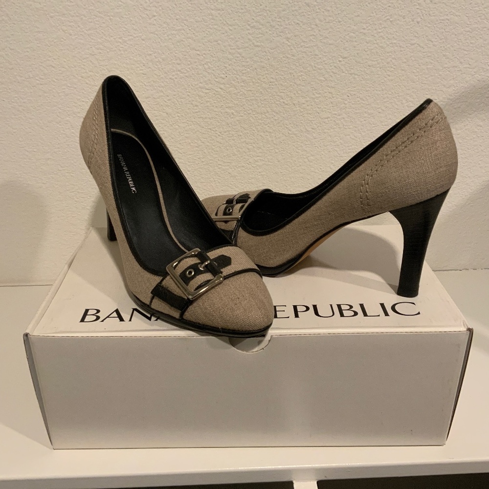 Banana Republic Linen Pump
